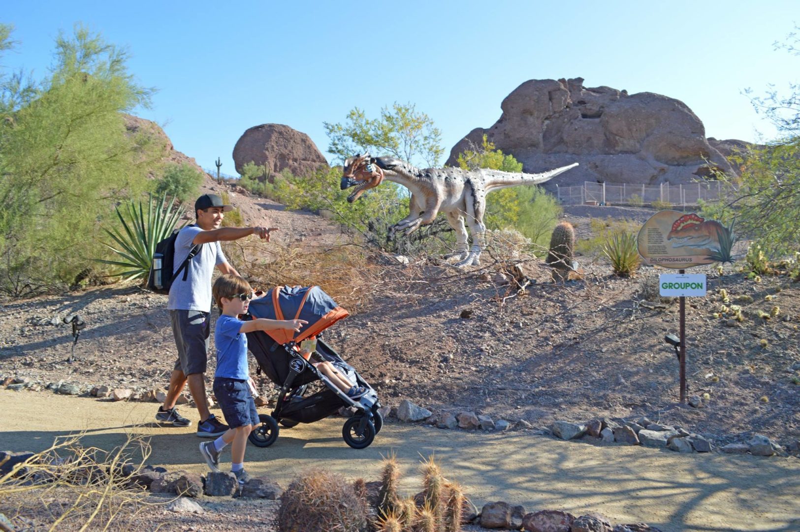 Family enjoying Arizona dinosaur exhibit